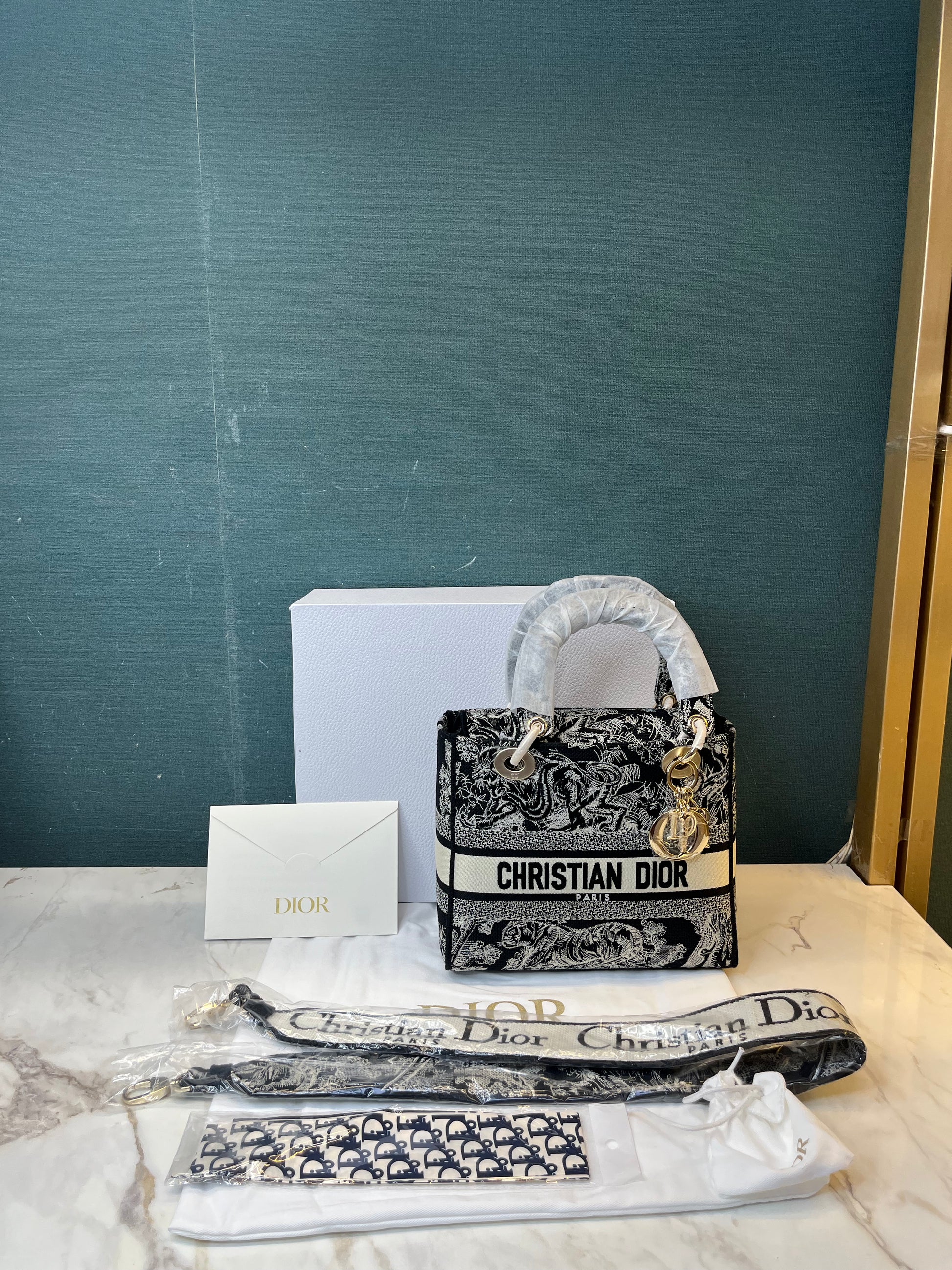 WOMEN HANDBAG