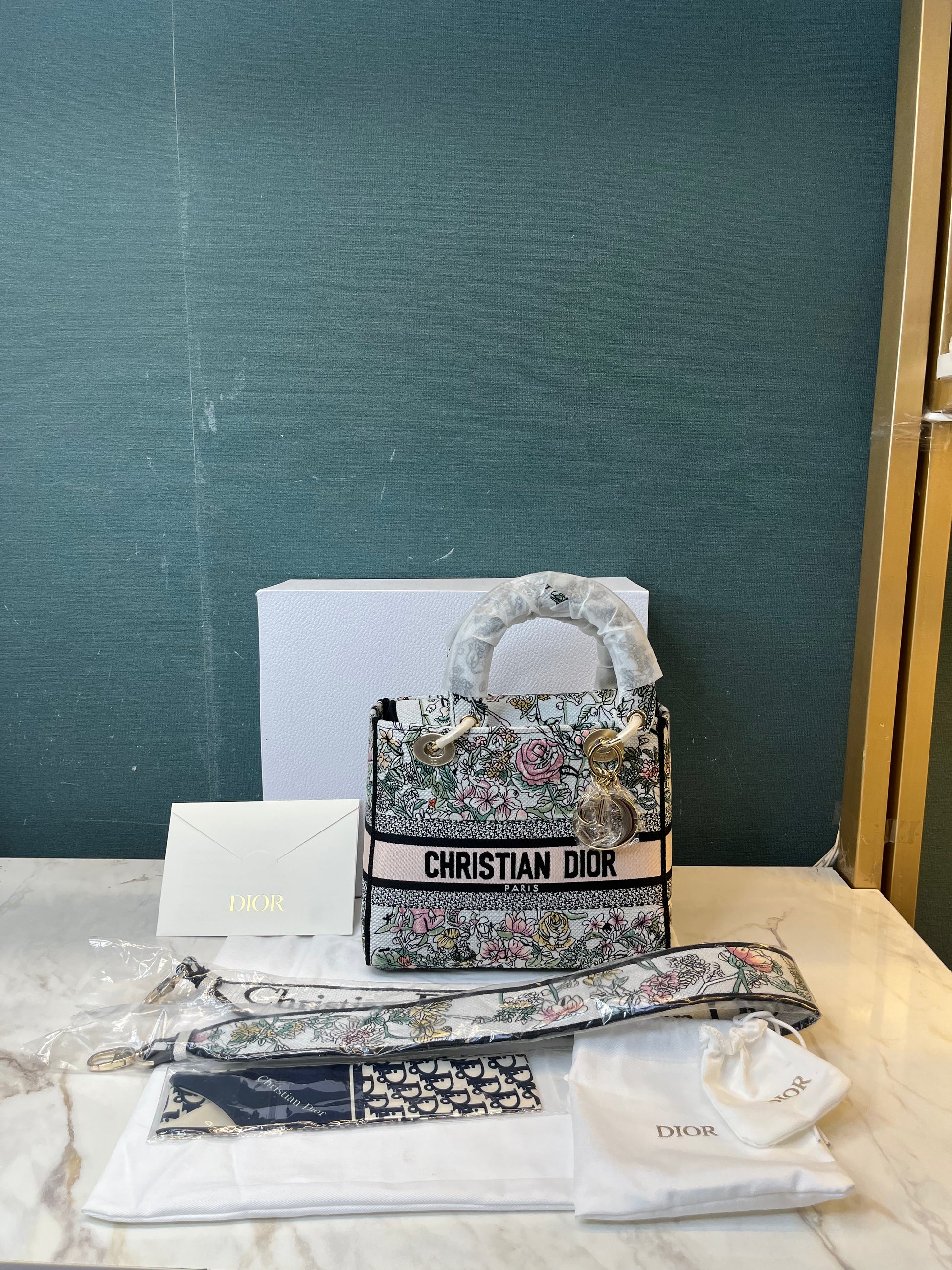 WOMEN HANDBAG