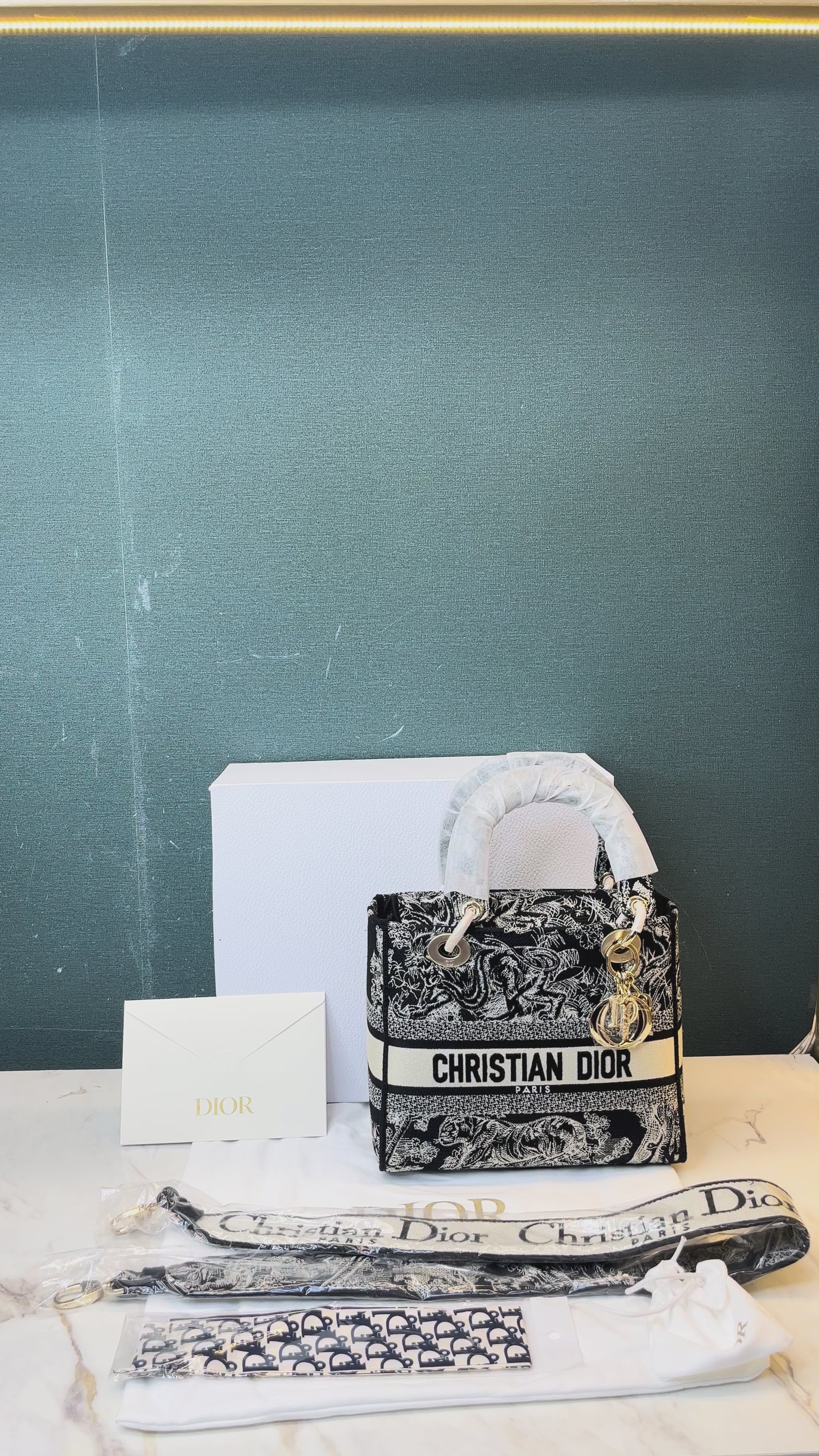 WOMEN HANDBAG