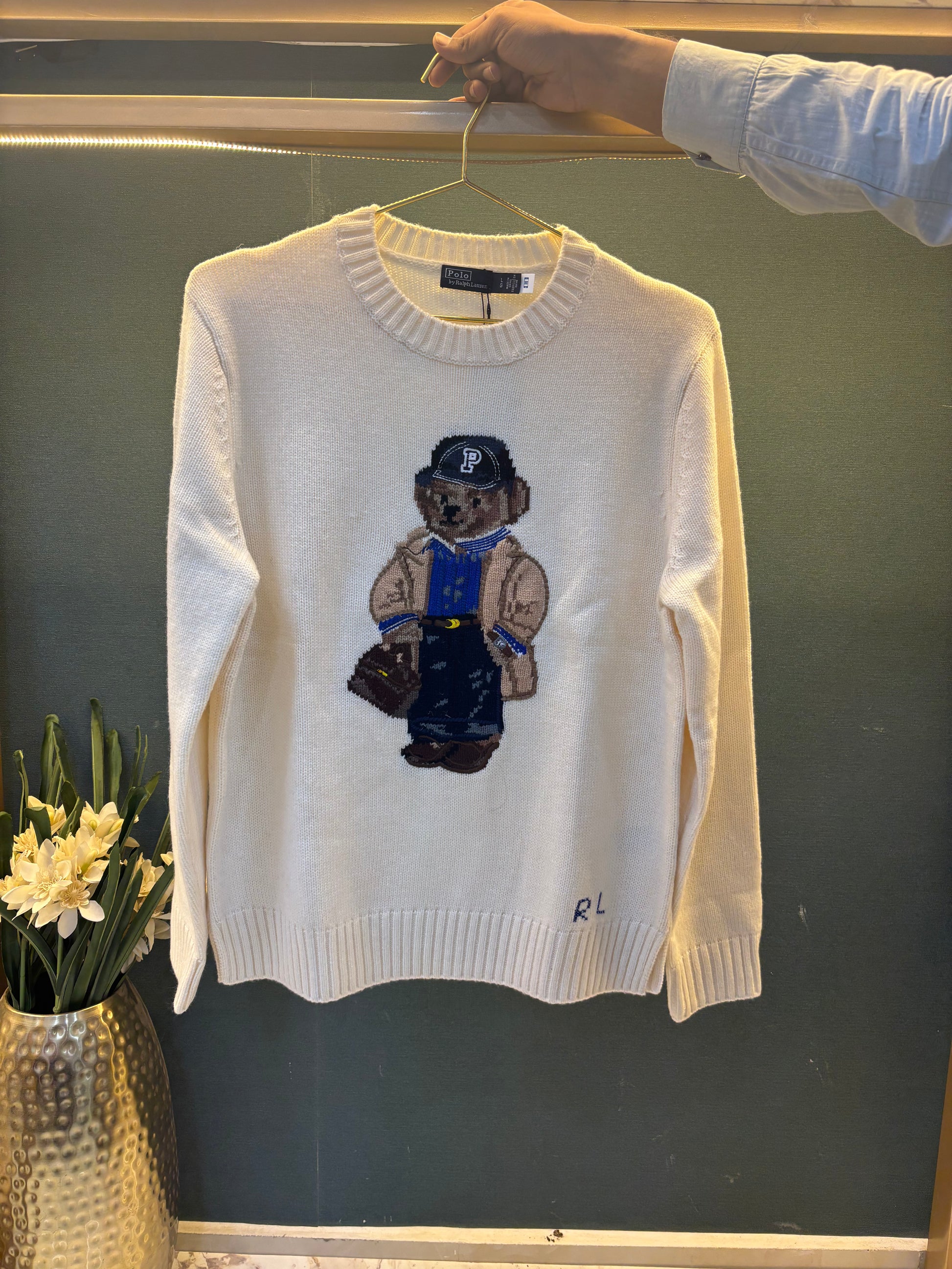 WOMEN SWEATER