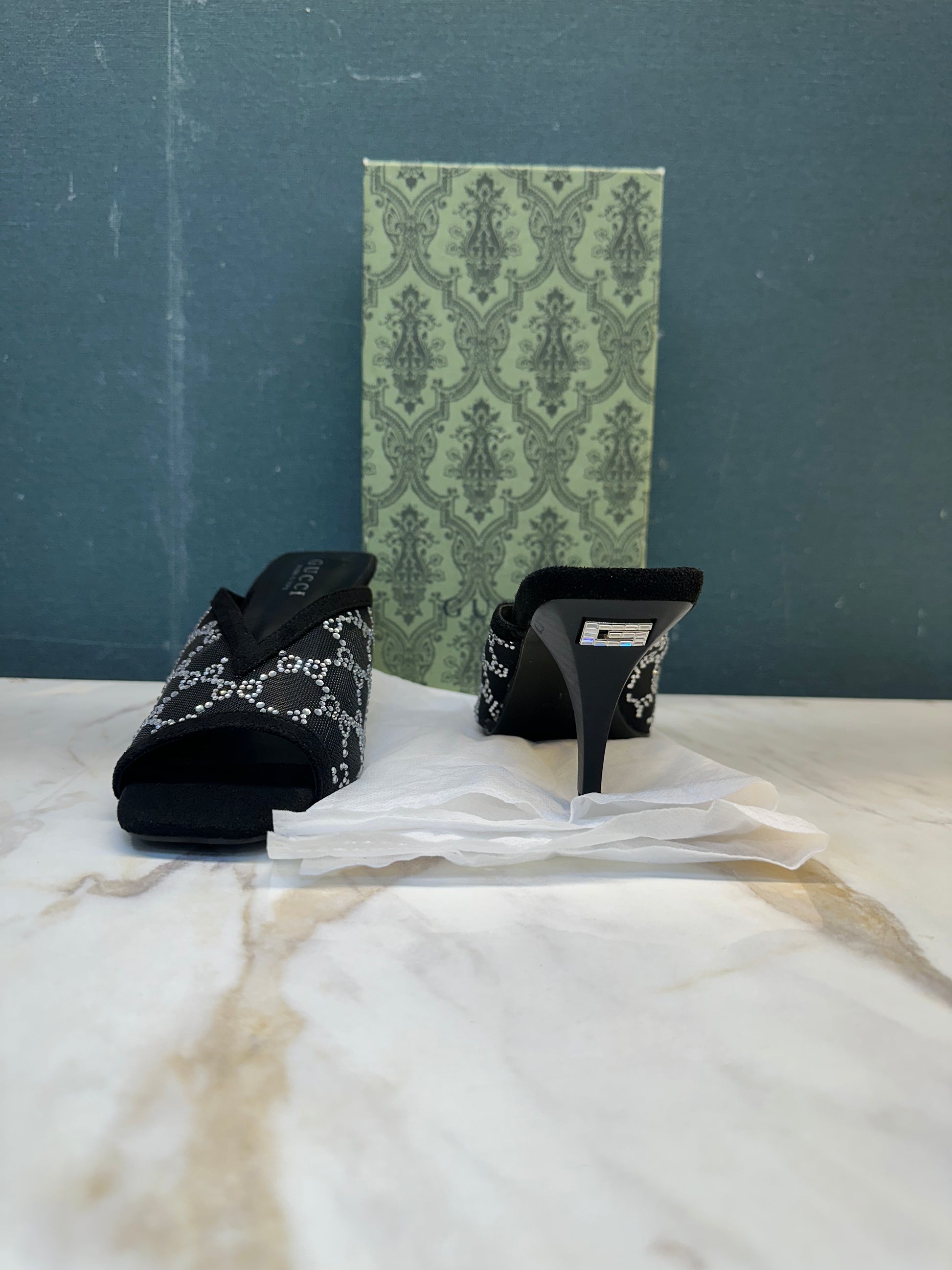 WOMEN FOOTWEAR