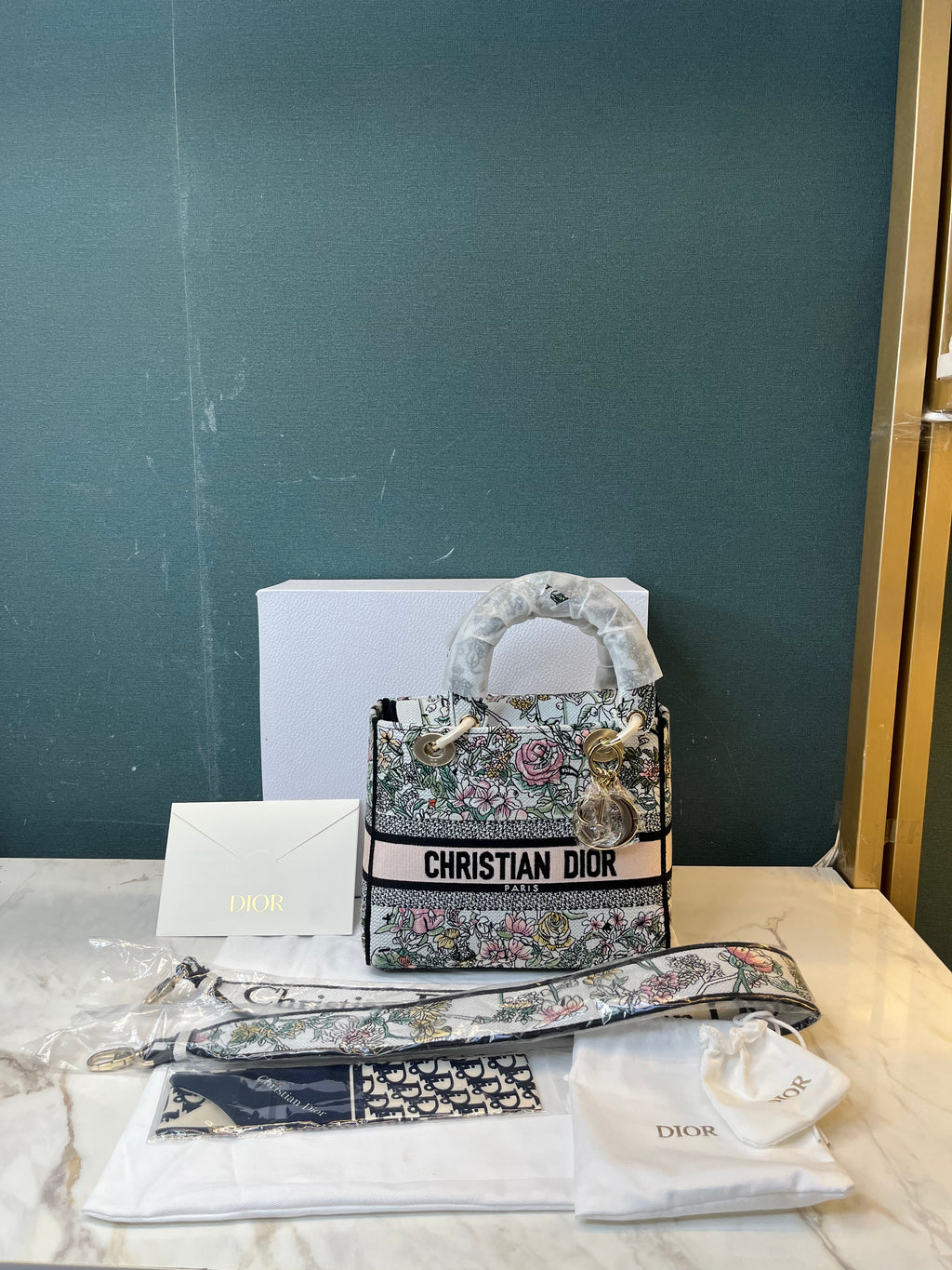 WOMEN HANDBAG