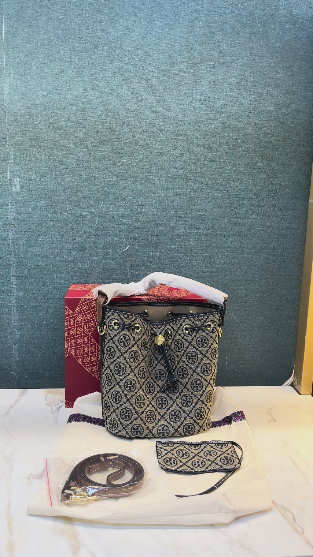 WOMEN HANDBAG