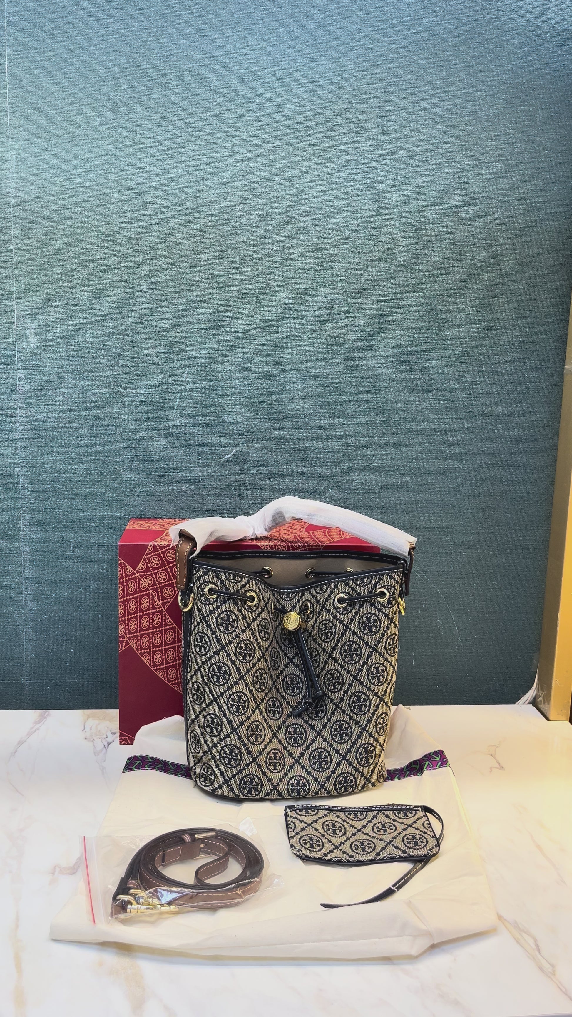 WOMEN HANDBAG