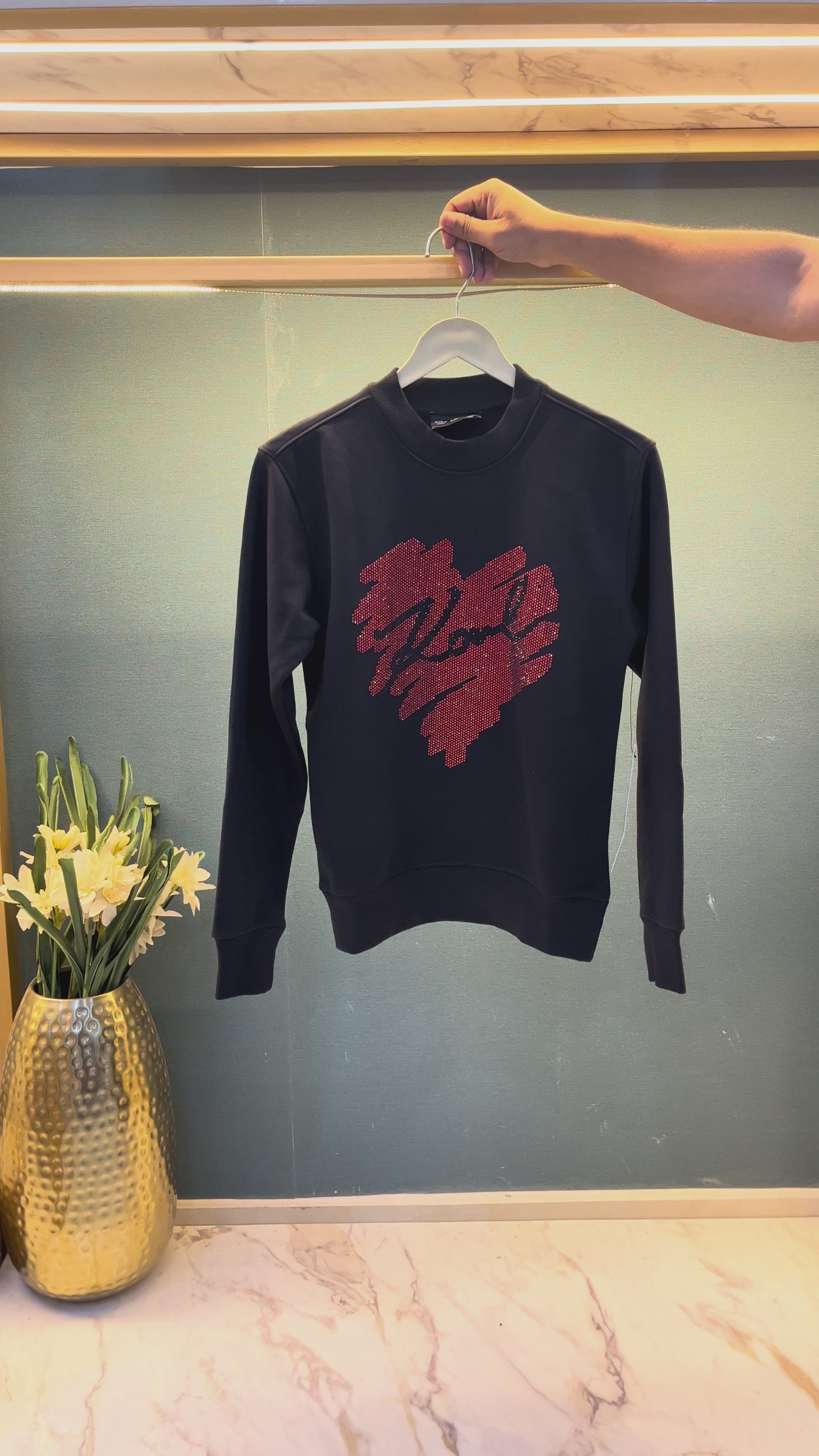 WOMEN SWEATSHIRT